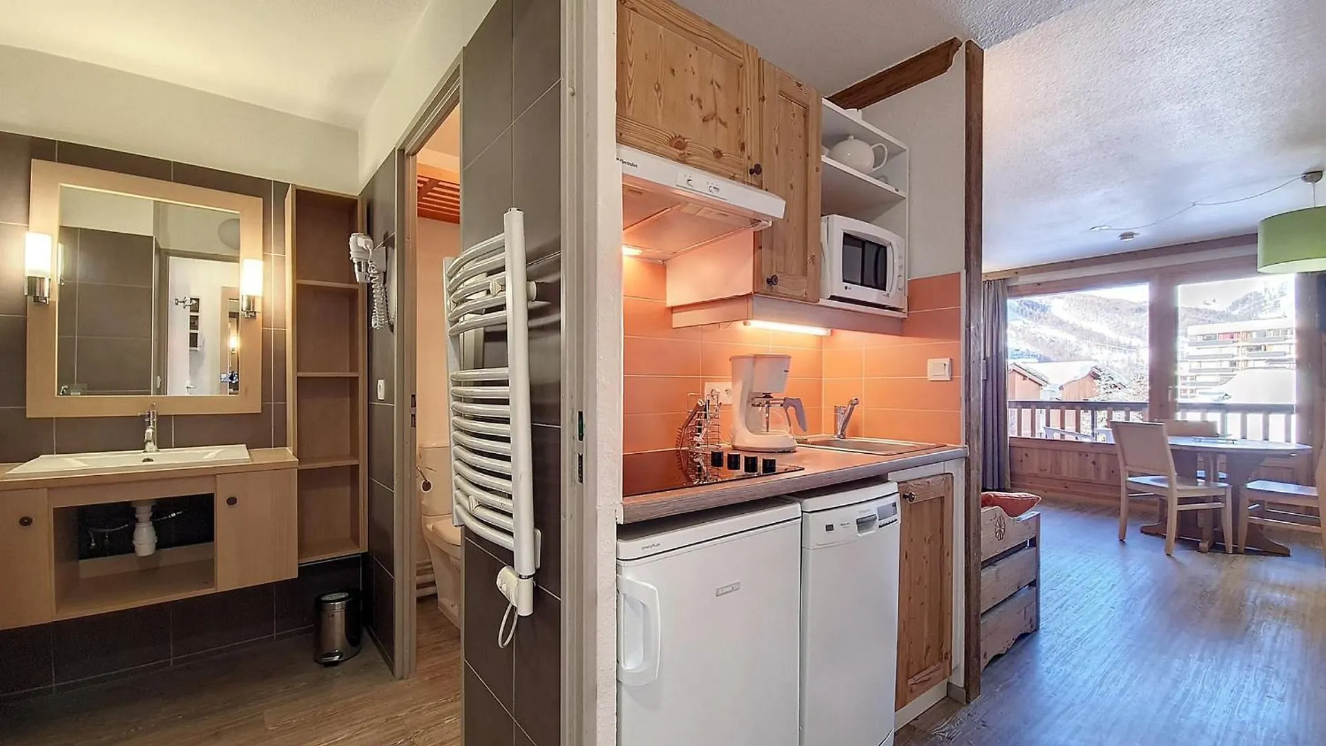 Studio Confortable 27M² - Centre Val D'Isere Avec Balcon Sud, 2/3 Pers., Cuisine Equipee - Fr-1-518-145 France